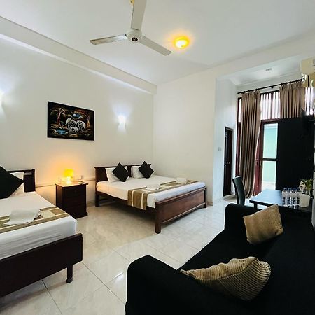 Hotel Blue Bird Νεγκόμπο Εξωτερικό φωτογραφία