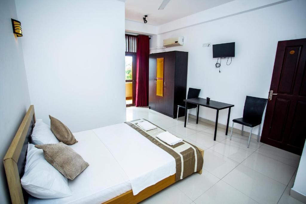 Hotel Blue Bird Νεγκόμπο Εξωτερικό φωτογραφία