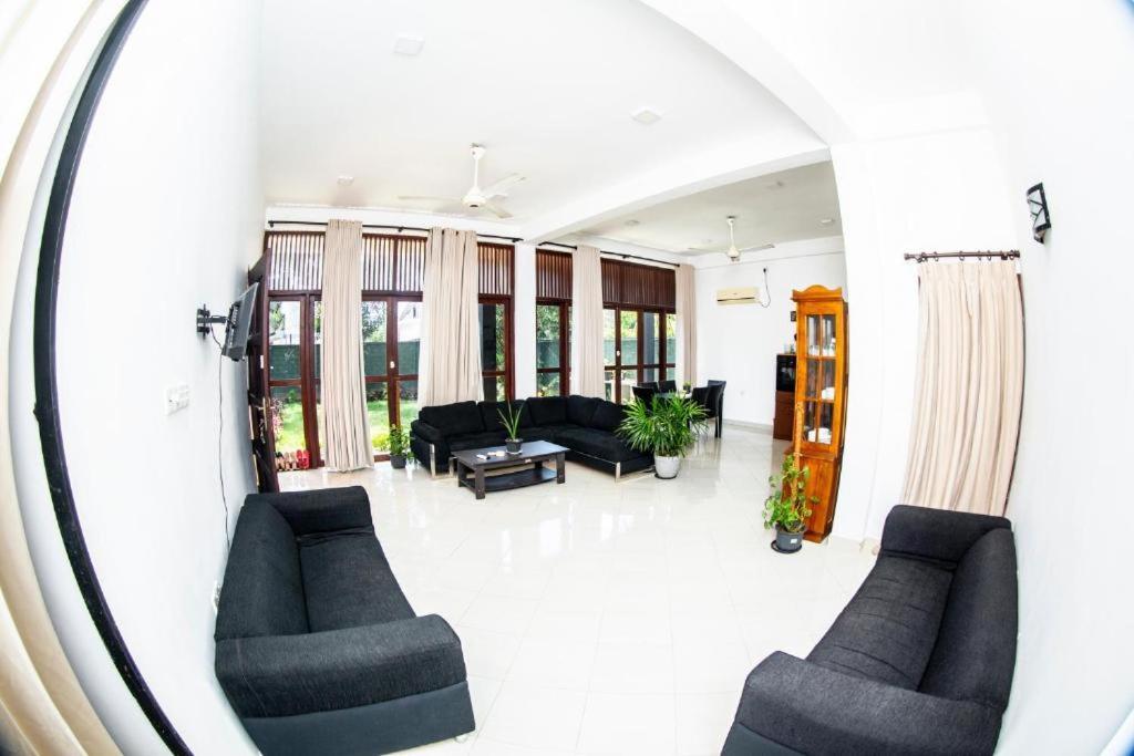 Hotel Blue Bird Νεγκόμπο Εξωτερικό φωτογραφία