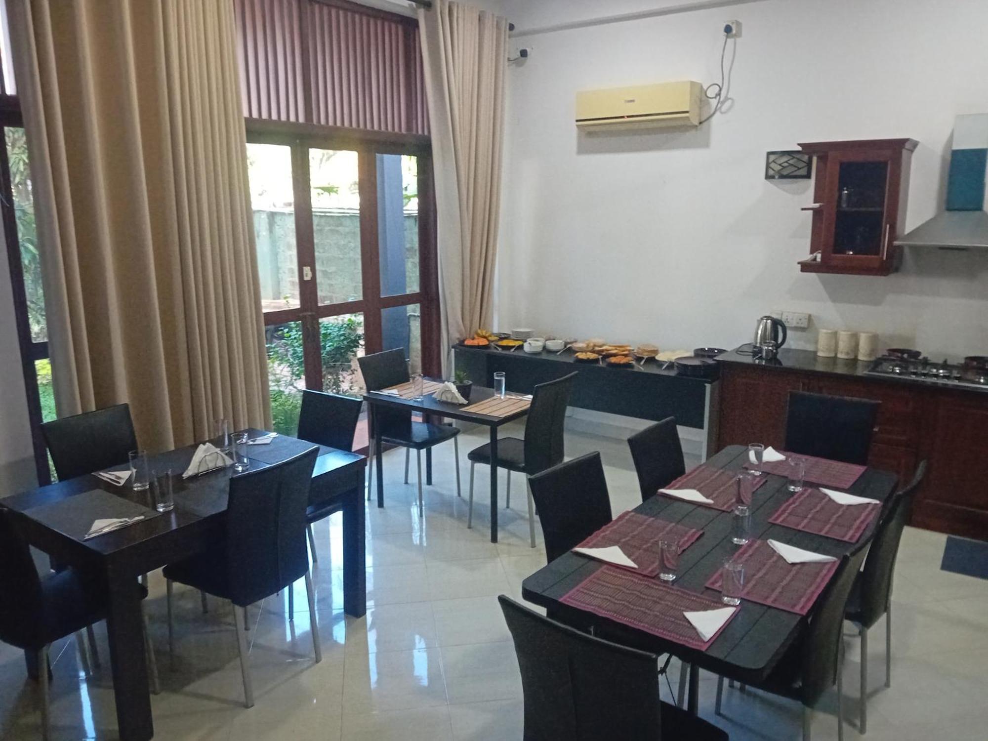Hotel Blue Bird Νεγκόμπο Εξωτερικό φωτογραφία