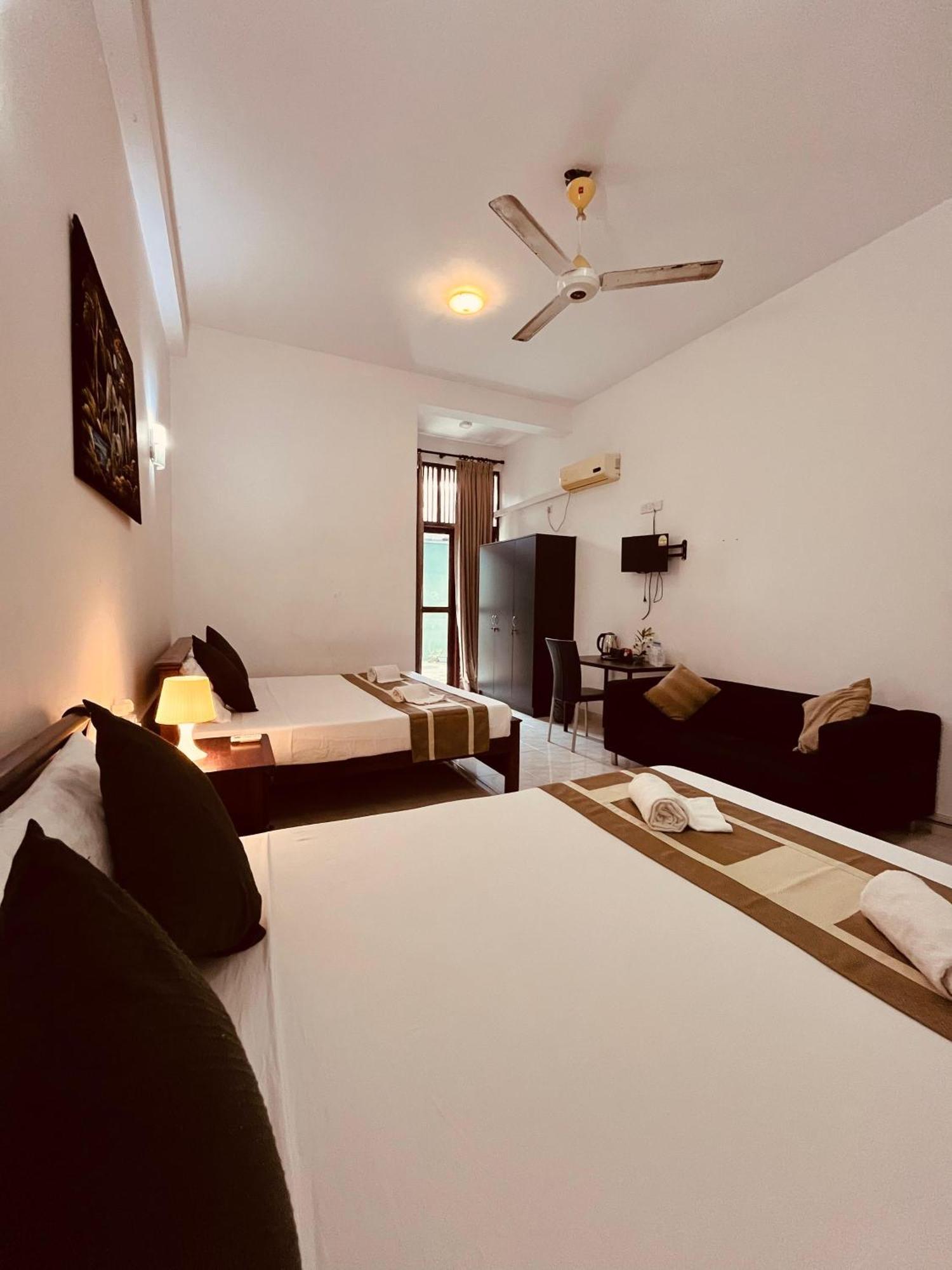 Hotel Blue Bird Νεγκόμπο Εξωτερικό φωτογραφία