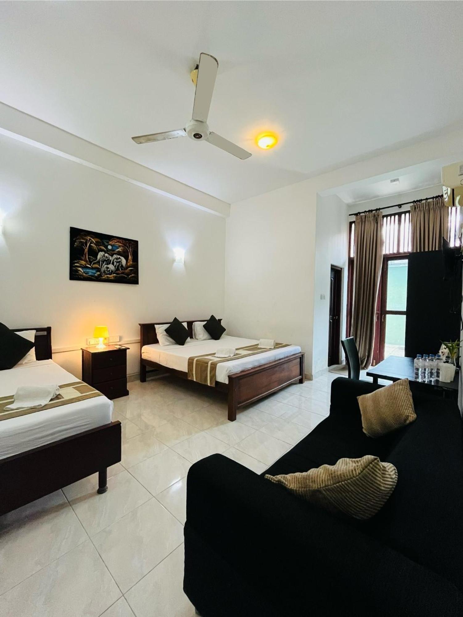 Hotel Blue Bird Νεγκόμπο Εξωτερικό φωτογραφία